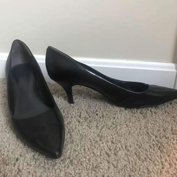 Size 9.5 women's Bandolino heels - Picture 1 of 3